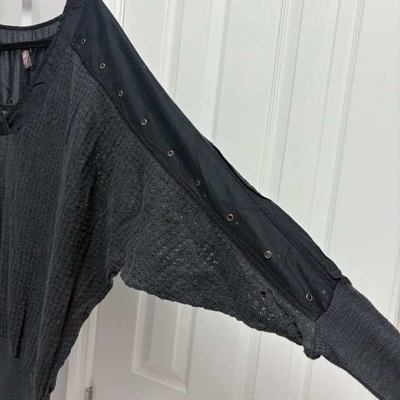 Free People Woven Sheer Sweater Size L - Picture 3 of 4